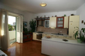 Отель Spacious apartment in the center  Сплит